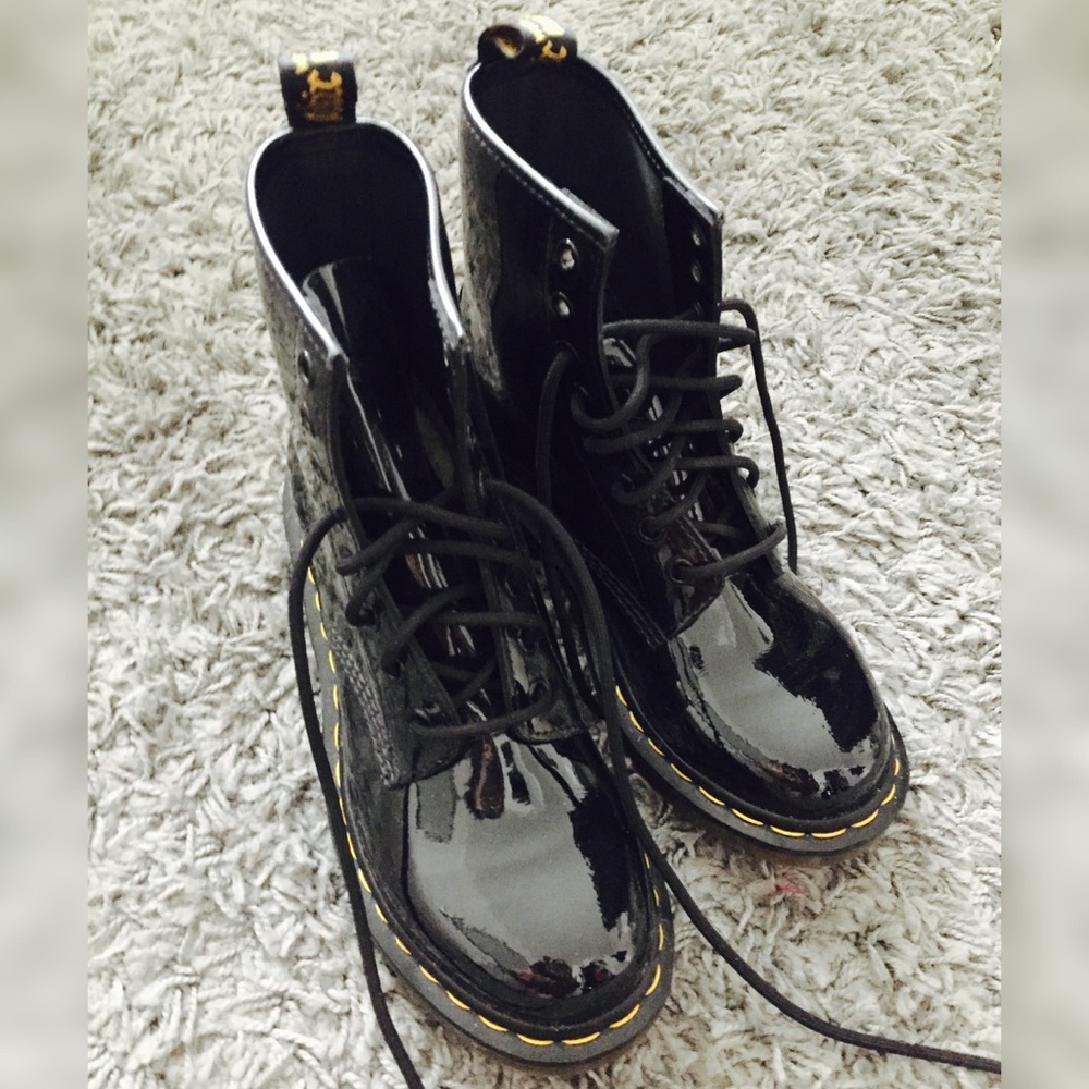 Dr. Martens Women's 1460 8-Eye Boot US 7 UNWORN