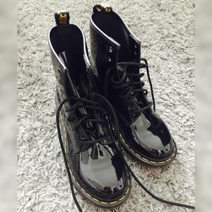 Dr. Martens Women's 1460 8-Eye Boot US 7 UNWORN
