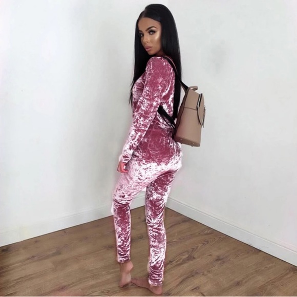 ‘Koko’ Light pink crushed velvet two piece suit - Picture 3 of 4