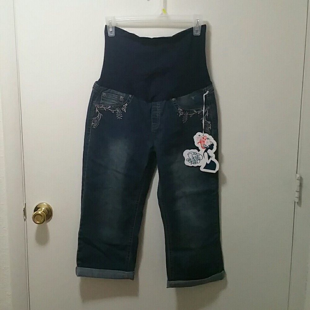 Maternity capri jeans