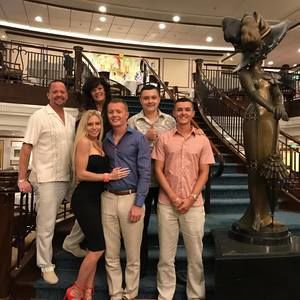 Meet your Posher, Troy