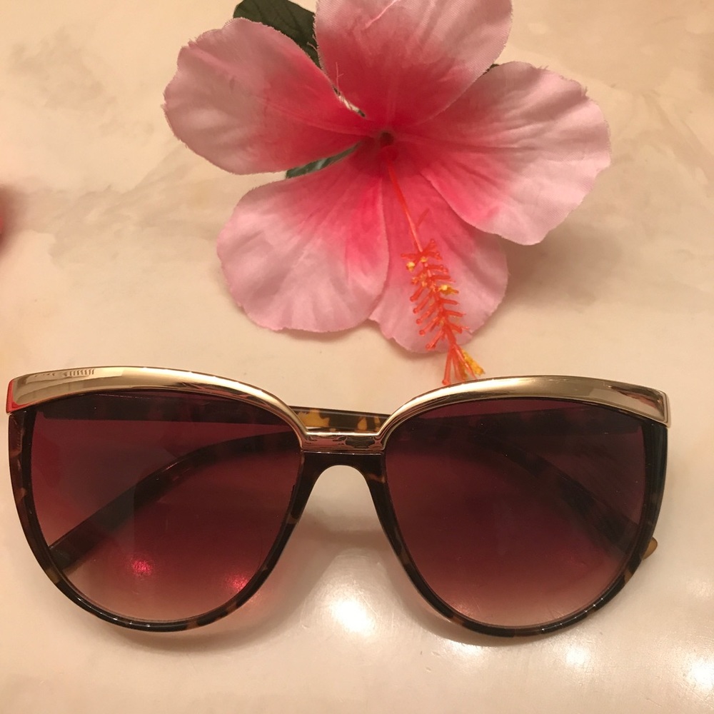 F21 GOLD-PLATED SUNGLASSES