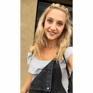 Meet your Posher, Emily