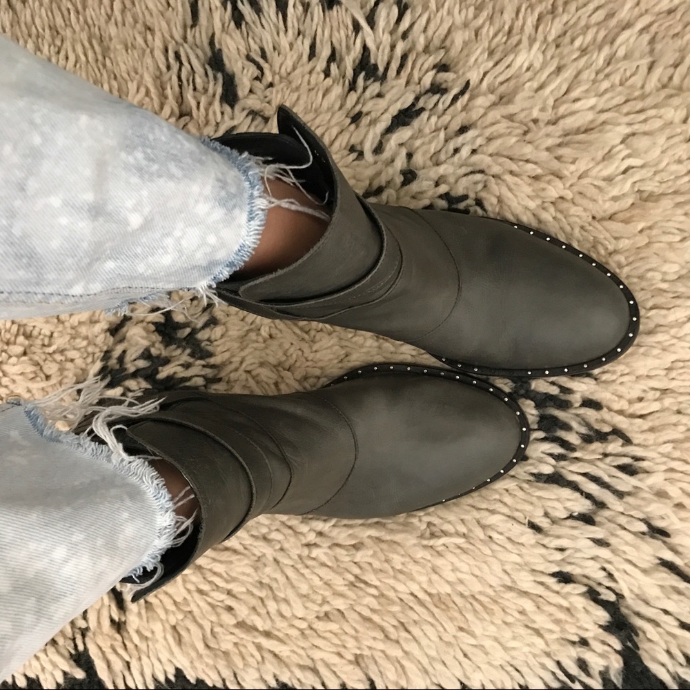 Freda Salvador Wrap Bootie // gently used