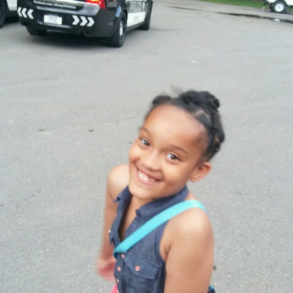 Meet your Posher, Cynthia - Picture 1 of 1