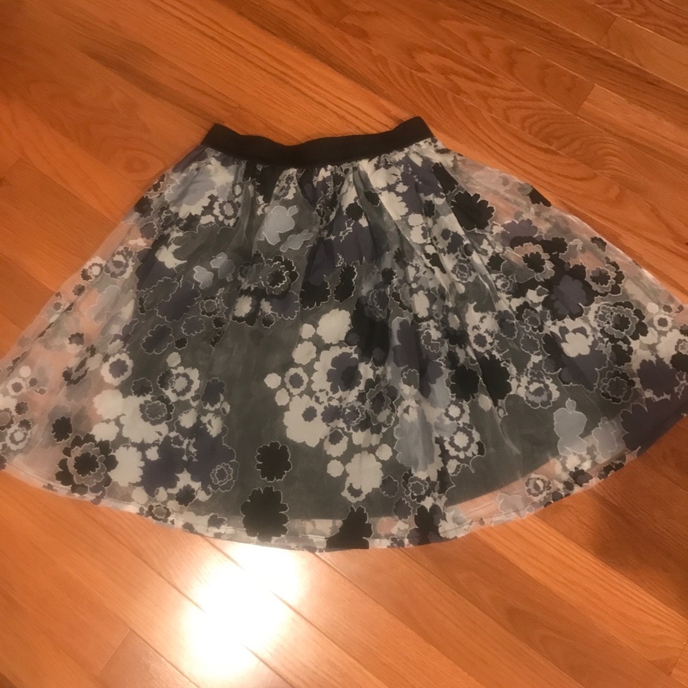 Hot gal skirt