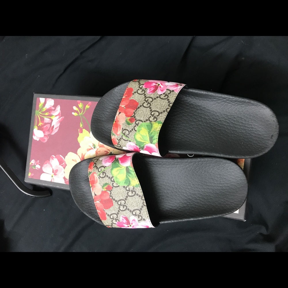 SOLD* Gucci Bloom Slides slippers flip flops