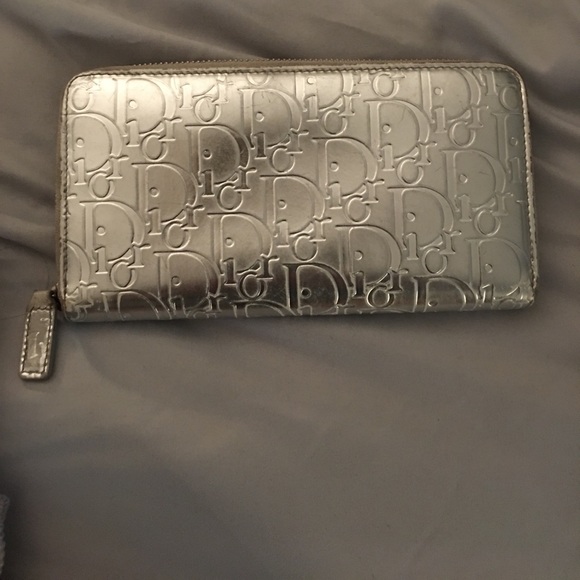 Authentic Christian Dior wallet - Picture 2 of 6