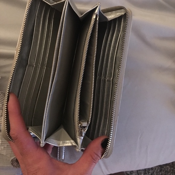 Authentic Christian Dior wallet - Picture 3 of 6