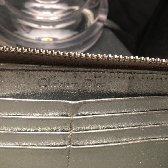 Authentic Christian Dior wallet - Picture 4 of 6