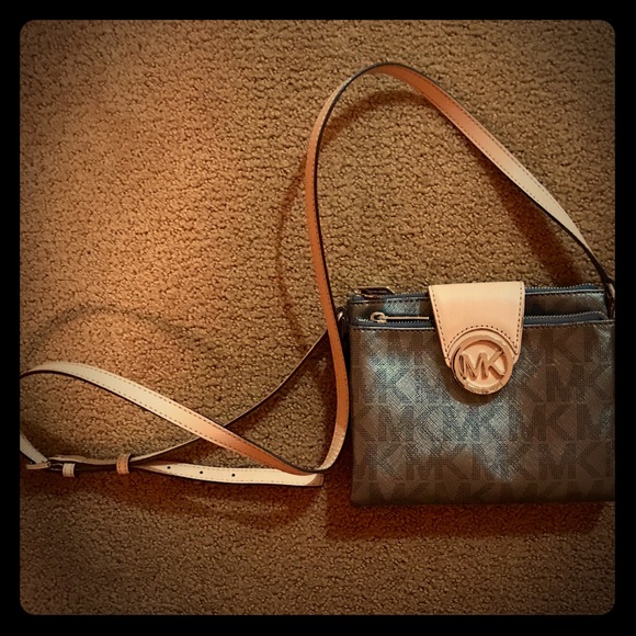 Michael Kors satchel. - Picture 1 of 1