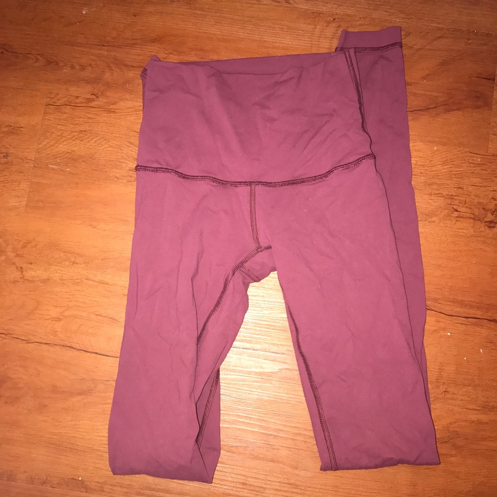 maroon lululemons