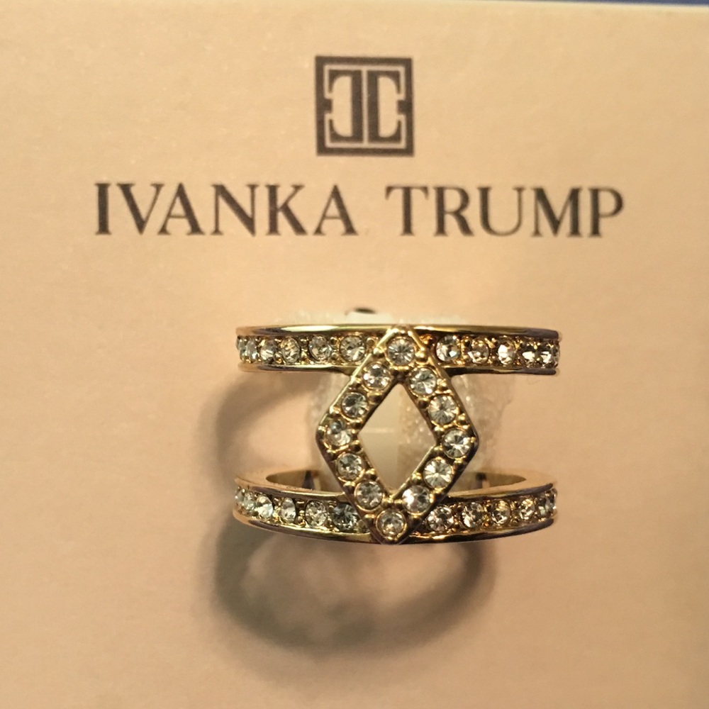 New Ivanka Gold color ring with Rhinestones