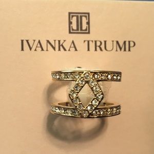 New Ivanka Gold color ring with Rhinestones