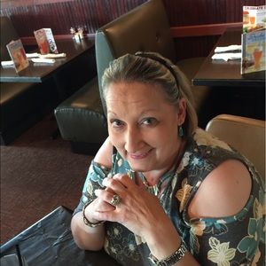 Meet your Posher, Bernadette