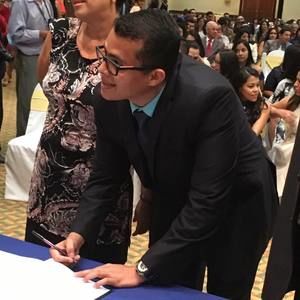 Meet your Posher, Carlos