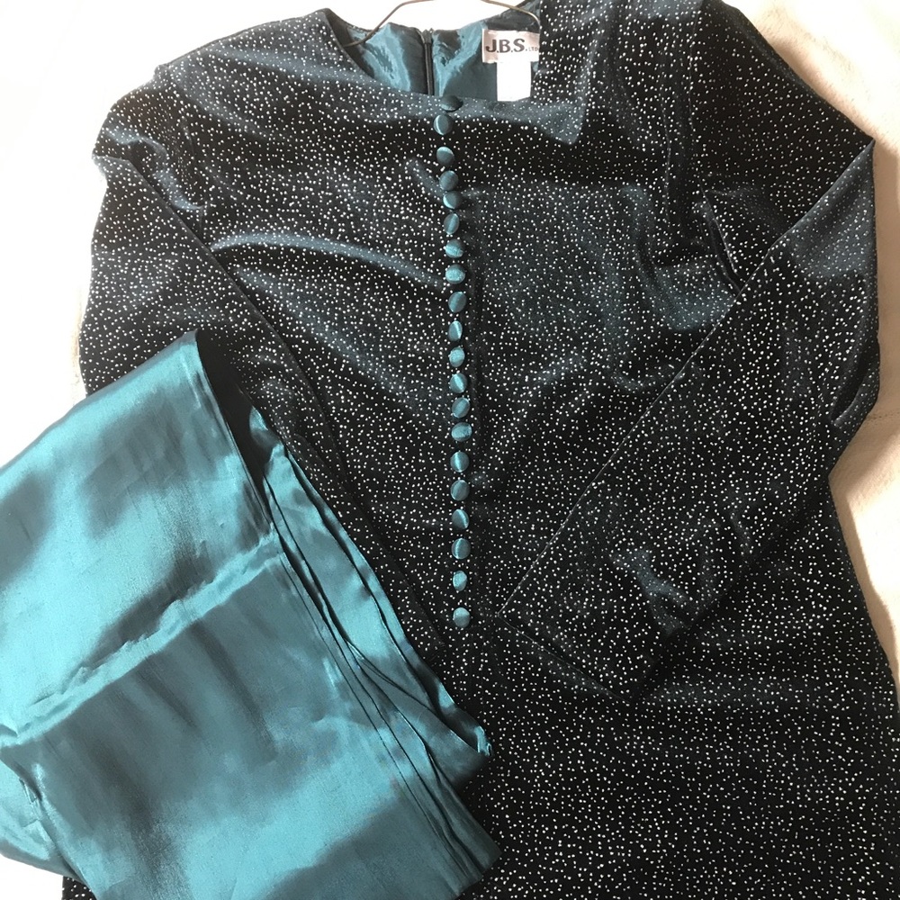 Beautiful Teal green Suit brand new