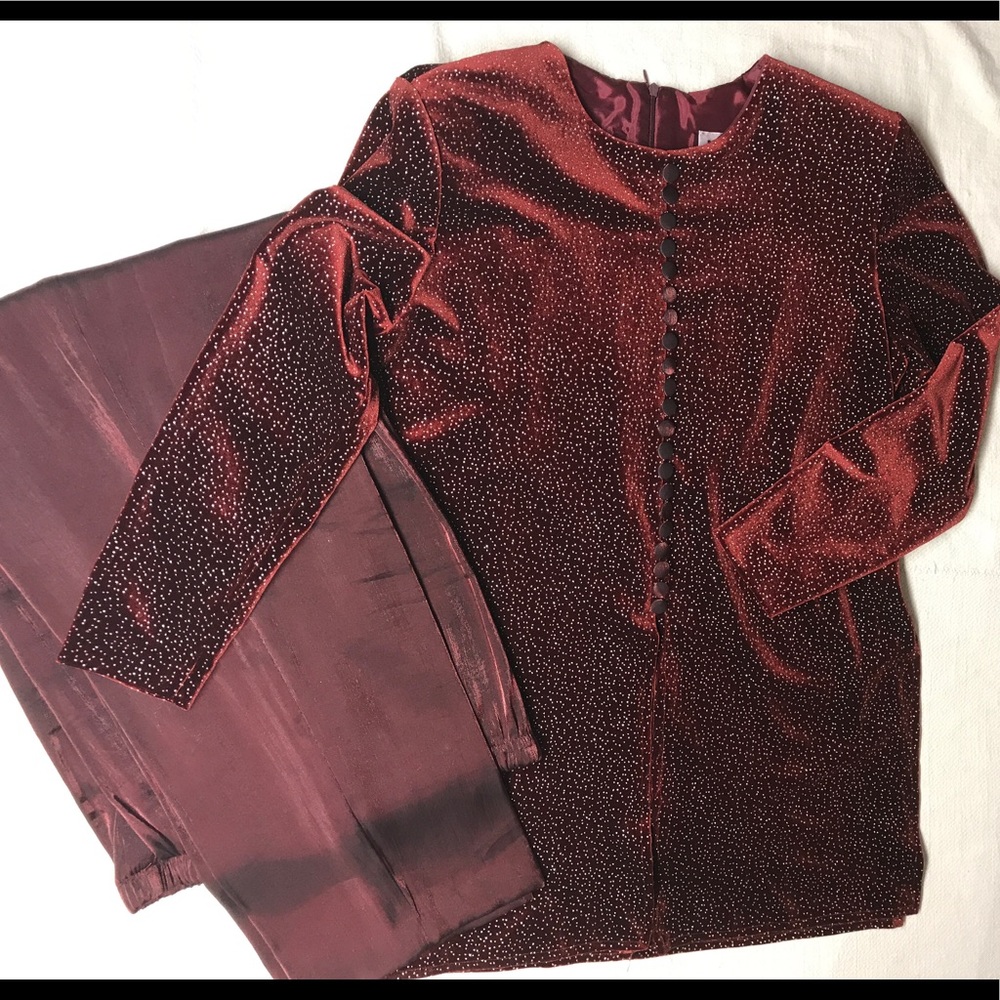 Beautiful Burgundy dress suit brand new