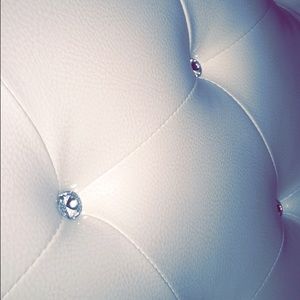 Meet your Posher, Crystal