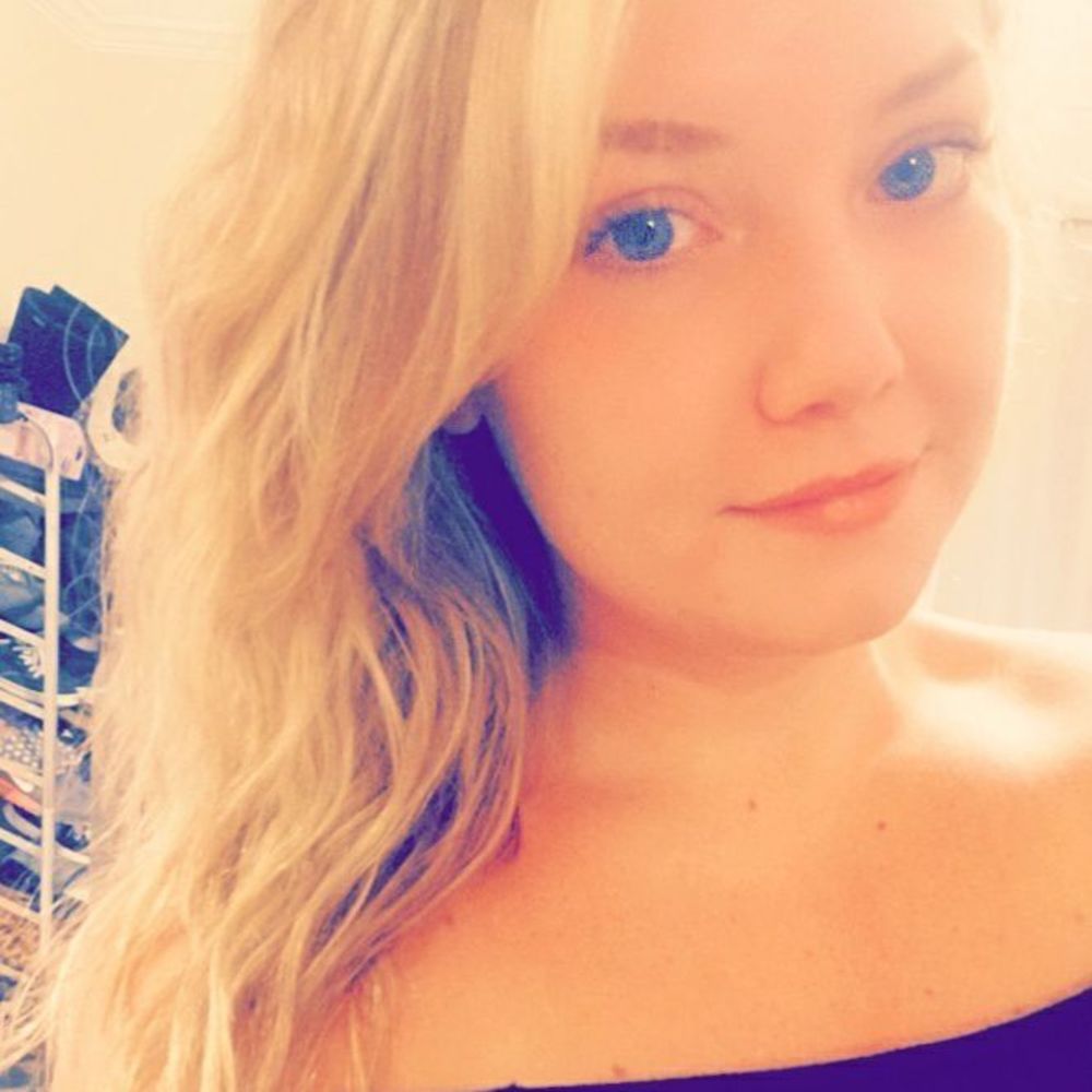 Meet your Posher, Kayla
