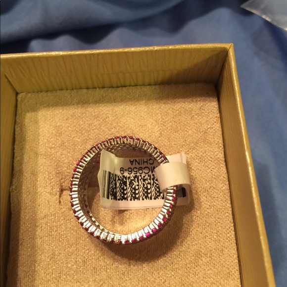 Lab created pink Saphirre ring - Picture 2 of 4