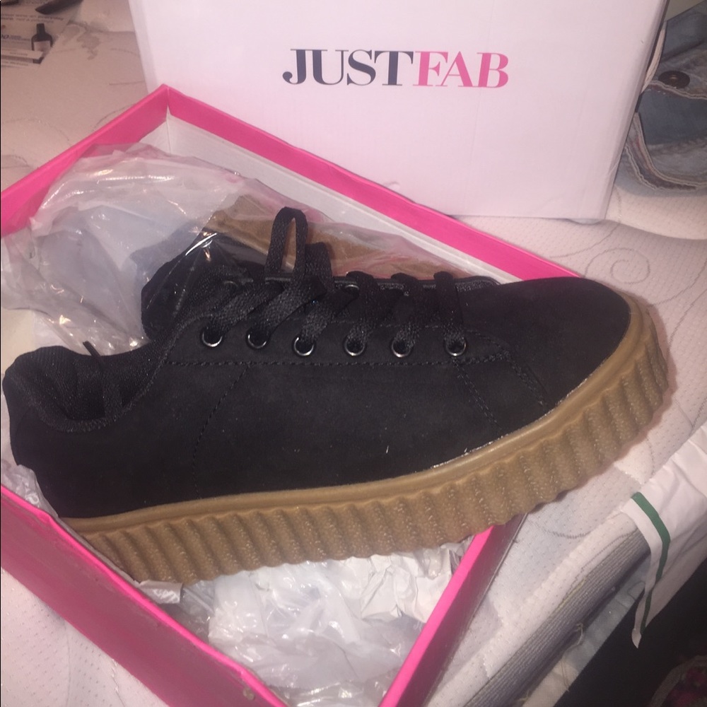NWT-NEVER WORN JustFab Black Suede Andee Sneakers - Picture 1 of 4