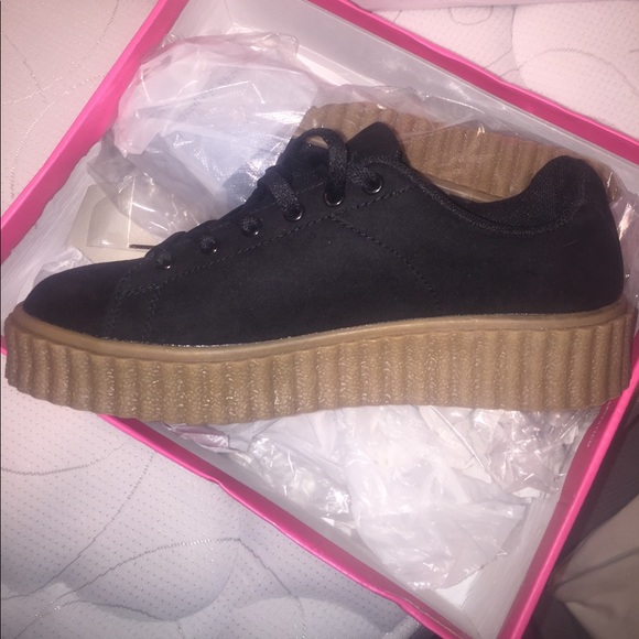 NWT-NEVER WORN JustFab Black Suede Andee Sneakers - Picture 3 of 4