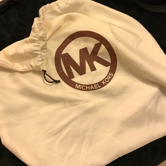 Michael Kors Hamilton Bag - Picture 4 of 8