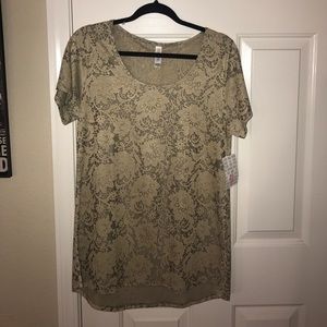 Lularoe short sleeves tshirt