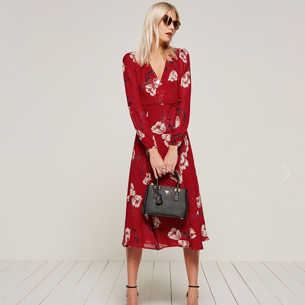 ISO this Chelsea Dress! XS.Willing to pay higher $