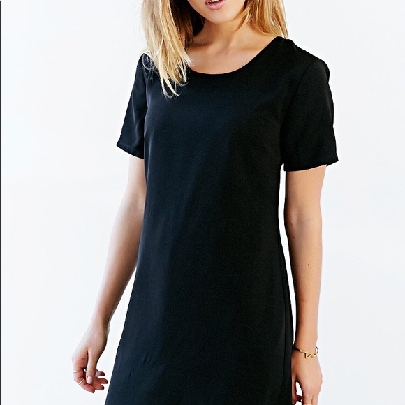 Kimchi Blue T-Shirt Shift Dress (black) - Picture 4 of 4