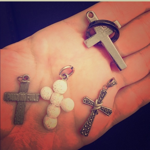 Beautiful cross necklace charms! - Picture 1 of 1