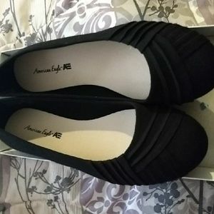 American eagle black flats