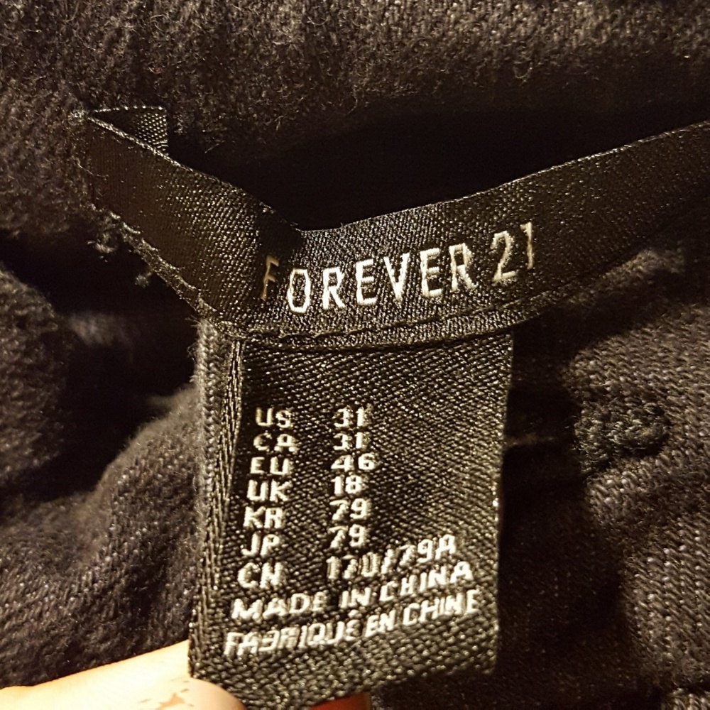 F21 | Black Jean Shorts - Picture 5 of 6