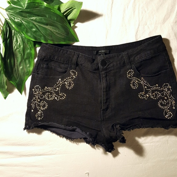 F21 | Black Jean Shorts - Picture 2 of 6