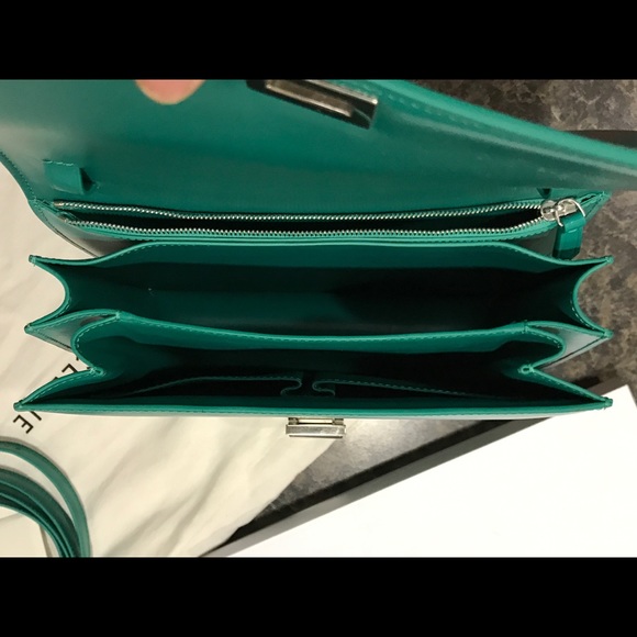 MEDIUM CLASSIC BOX BAG IN BLUE GREEN BOX CALFSKIN - Picture 6 of 8