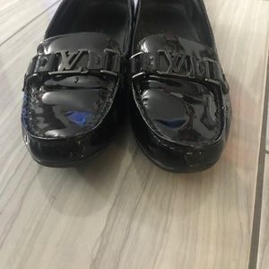 Louis Vuitton Women Patent Leather Flats-Black