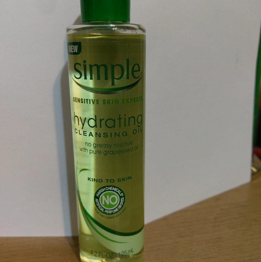 Simple Hydrating Cleansing Oil