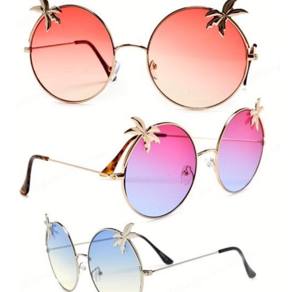 "Everyting is nice " sunglasses. Coming soon !