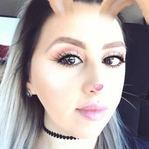 Meet your Posher, Beatriz