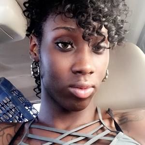 Meet your Posher, Janelle