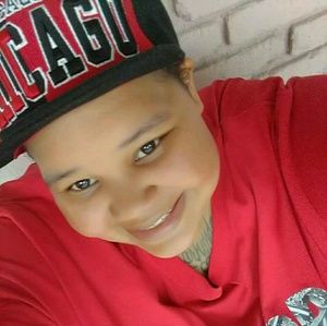 Meet your Posher, Casandra