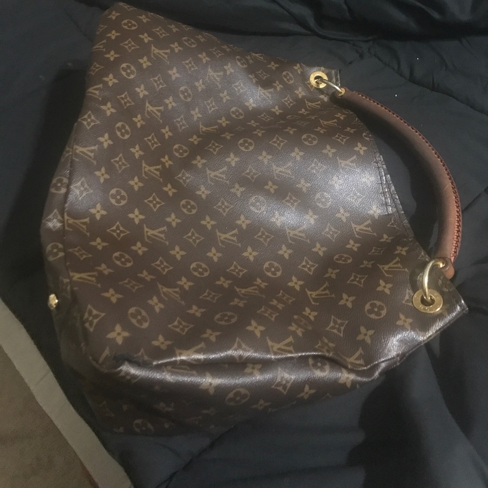 LV authentic handbag - Picture 1 of 3