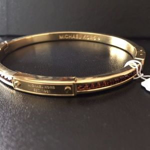 NEW MICHAEL KORS HINGED LOGO BANGLE BRACELET $125