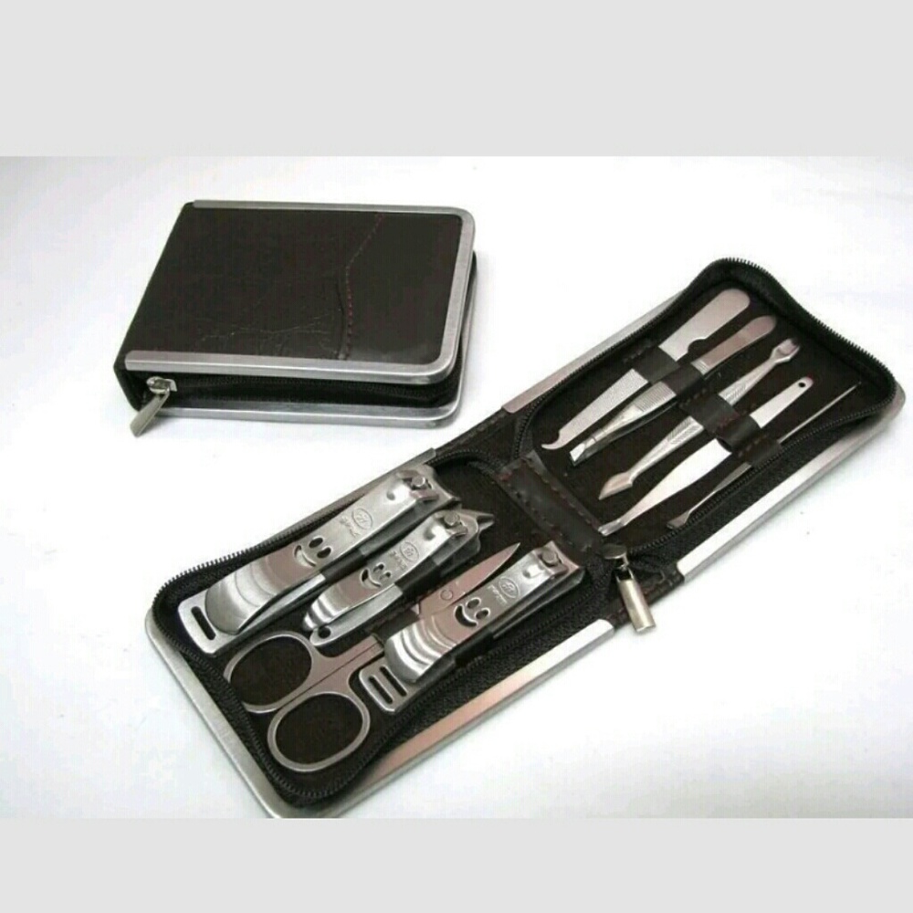 NIB 10Pc. Nail care Kit In Nice Wallet Travel Case