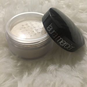Laura Mercier translucent loose setting powder