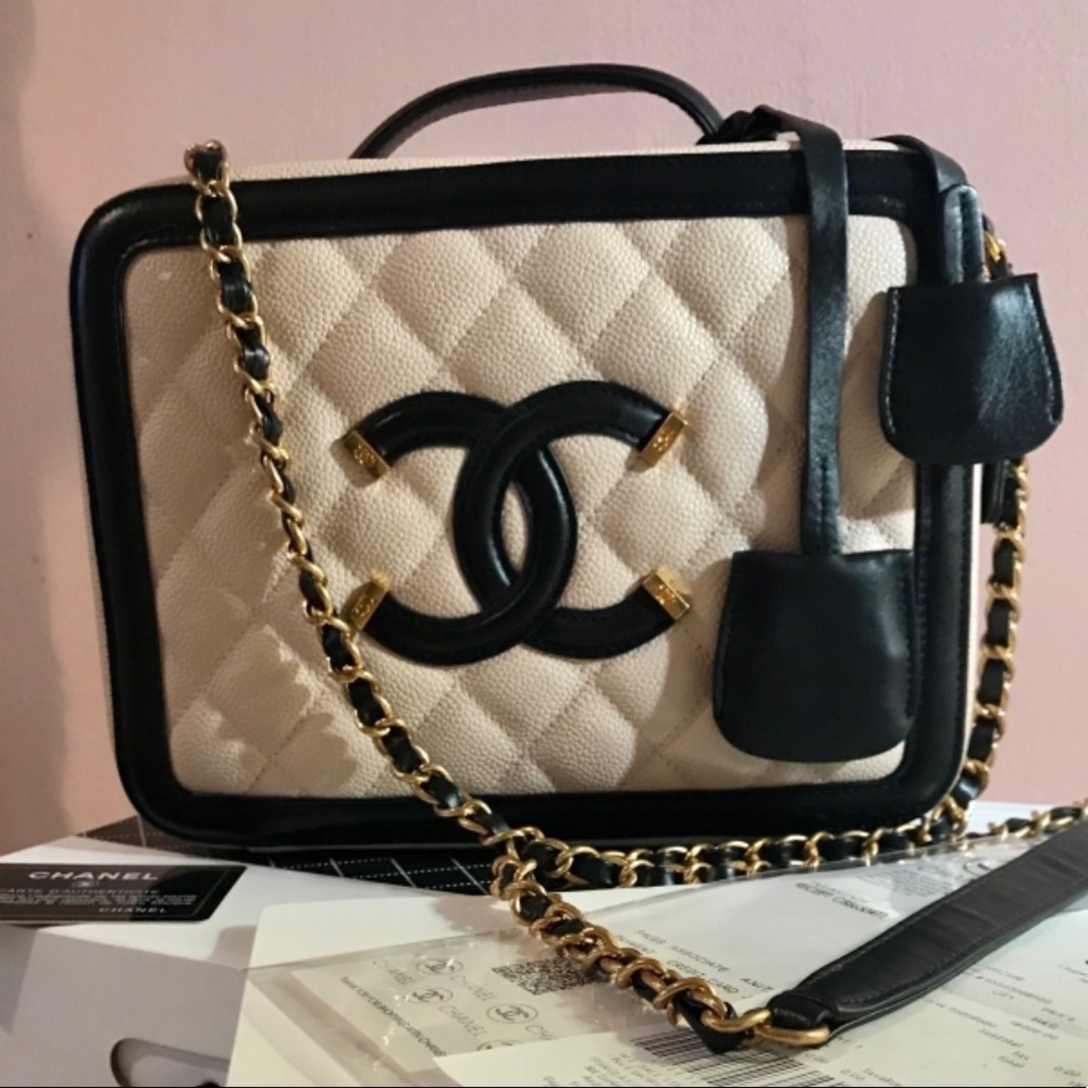 CHANEL Vanity Case Quilted Caviar