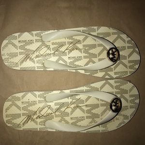 AUTHENTIC MICHAEL KORS FLIP FLOPS WITH BOX