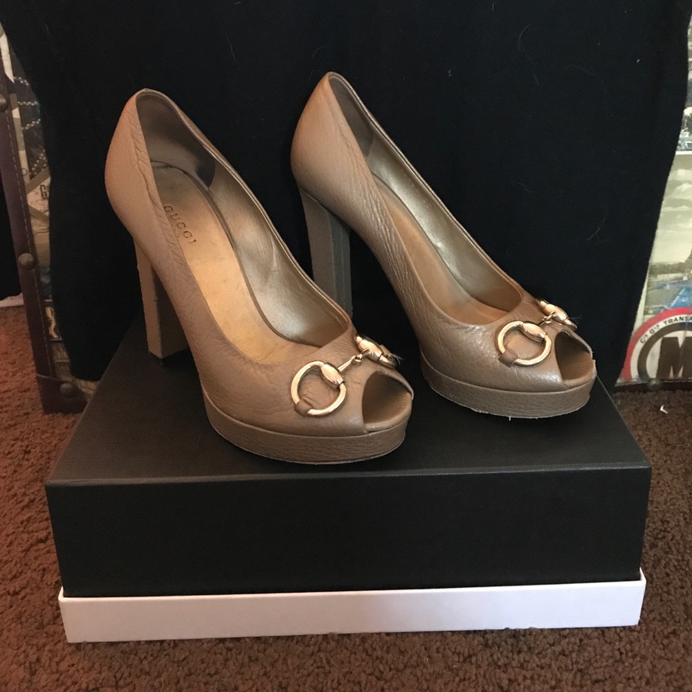 Gucci Nude Peep Toes
