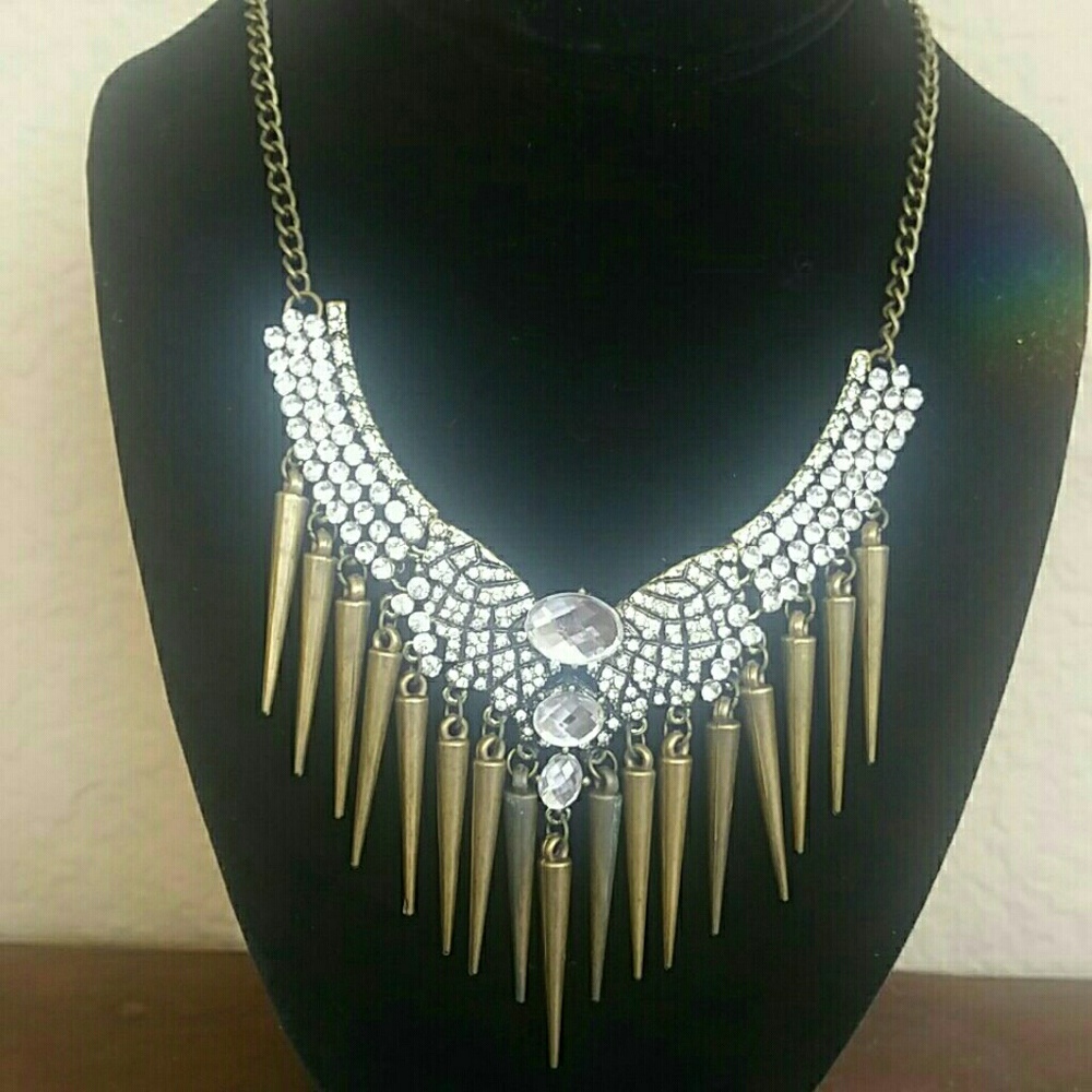 Ladies necklace